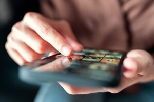 Mobilny esport ma jedną kluczową przewagę: brak bariery sprzętowej.